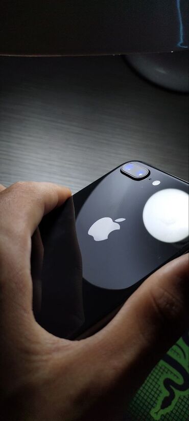 telefon zaryatka aparati: IPhone 8 Plus, 64 ГБ, Space Gray, Отпечаток пальца, Беспроводная зарядка
