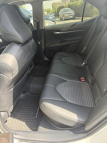 byd e6: Toyota Camry: 2023 г., 2.5 л, Автомат, Гибрид, Седан — 6