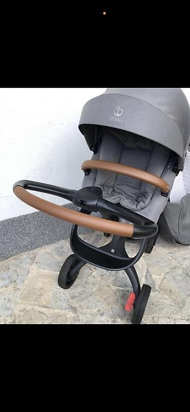 3d majice: **Stokke Xplory X kolica za bebu sa dodatnom opremom** Kolica su — 3