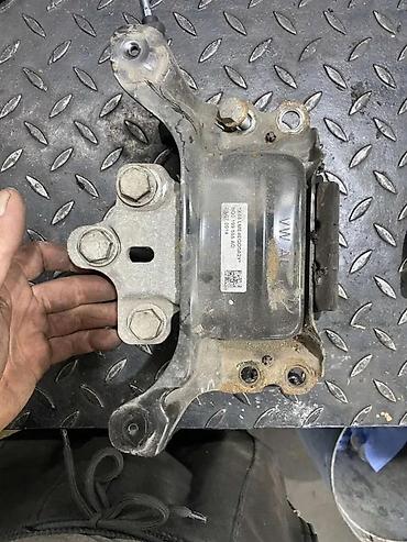 swiss tools imbus: AUDI VW NOSAC MOTOR ORIGINAL TOP STANJE 5Q0199555 | audi delovi — 1