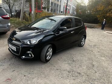 продаю с доплатой мне: Chevrolet Spark: 2017 г., 1 л, Вариатор, Бензин, Хетчбек