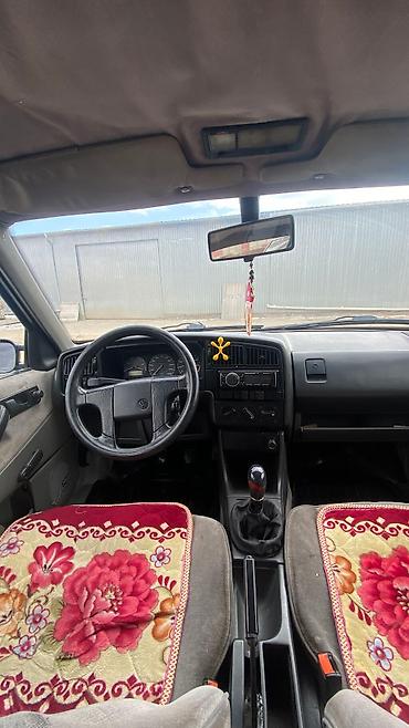2 9 тди: Volkswagen Passat: 1991 г., 1.8 л, Кол менен иштөөчү, Бензин, Седан — 9