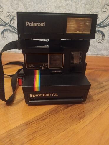 Foto və video aksesuarları: Polaroid Spirit 600 CL – Vintage Fotoaparat Mətn: Köhnə model