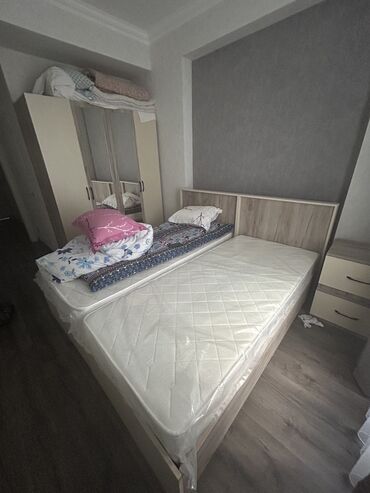 Divan və masa dəstləri: Kravat 350 azn 4 eded var komfort teze istifade olunmayib