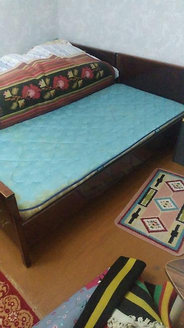 tek krafat: İşlənmiş, Təknəfərlik çarpayı, Bazasız, Matras ilə, Siyirməsiz, Rumıniya — 1