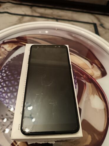 sq telefon: Samsung Galaxy A8, 32 ГБ, цвет - Черный, Сенсорный, Две SIM карты, С документами