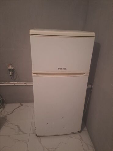 Soyuducular: İşlənmiş 2 qapılı Vestel Soyuducu Satılır, rəng - Ağ, Dispenserli