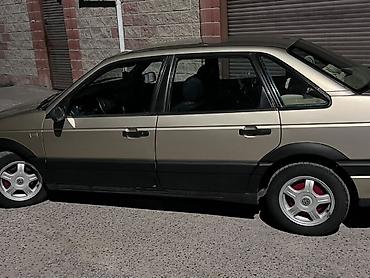 aion s 2021: Volkswagen Passat: 1989 г., 1.8 л, Механика, Бензин, Седан — 2