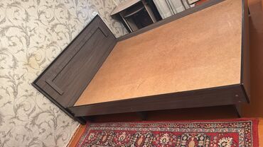 железная кровать купить: Односпальная кровать с прочным деревянным каркасом, выполненная в