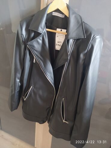 Женская куртка M (EU 38), L (EU 40), цвет - Черный