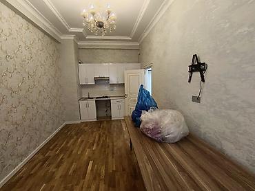 Uzunmüddətli kirayə mənzillər: Ünvan : Sumqayıt Bulvarı Kristal Abşeron 2. Mənzil 1 mərtəbədə — 3