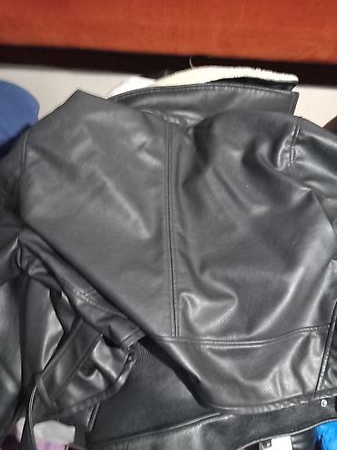 Zimske jakne: Ženska biker jakna sa postavom od veštačkog krzna (shearling stil) - — 5