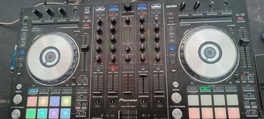 не рабочем состоянии: Универсальный DJ-контроллер Pioneer, предназначенный для создания и