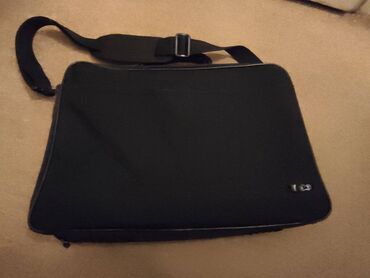 Futrole i torbe za laptopove: Prodajem prakticnu platnenu torbu za laptop velicine 15” proizvodjaca — 2