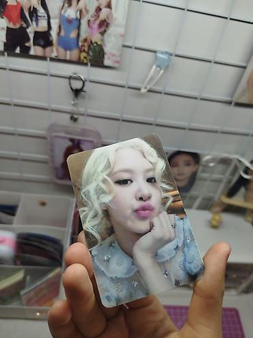 kpop kart: Rosie K-pop fotokart (2 ədəd) Təsvir: - Kolleksiya üçün hazırlanmış — 2