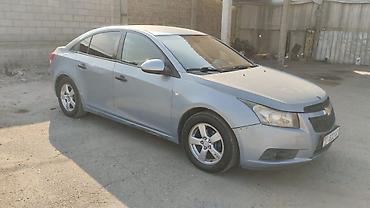 mazda 3 2006: Chevrolet Cruze: 2009 г., 1.6 л, Механика, Газ, Седан — 4