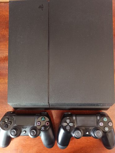 Playstation 4 fat 2ci revizya slimlə eyni vaxtda çıxan ustada olmayıb