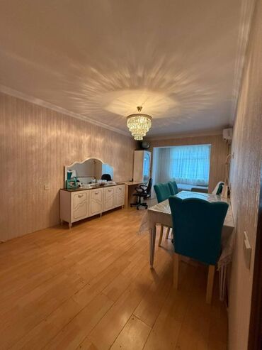 Köhnə tikili: Bakı, 4 otaqlı, Köhnə tikili, m. Xalqlar Dostluğu, 90 kv. m — 1