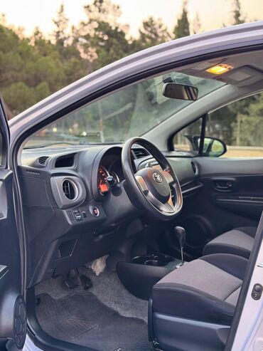 Toyota: Toyota Vitz: 1.3 l | 2012 il Hetçbek — 10