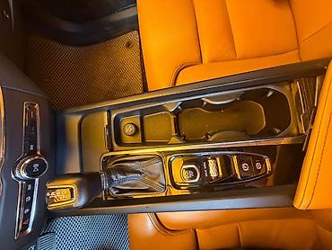 e6 3: Volvo XC60: 2018 г., 2 л, Автомат, Бензин, Кроссовер — 9