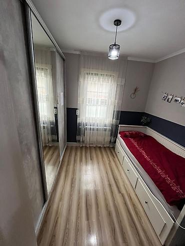 Продажа коттеджей и домов: Продается дом в городе Токмак * Комнаты: 5 спален большой зал — 5