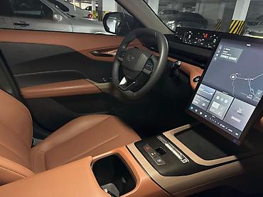 tesla model s: Yep yenidir.cemi 8000 km.gedib.bu qiymete bazarda masin yoxdur — 9