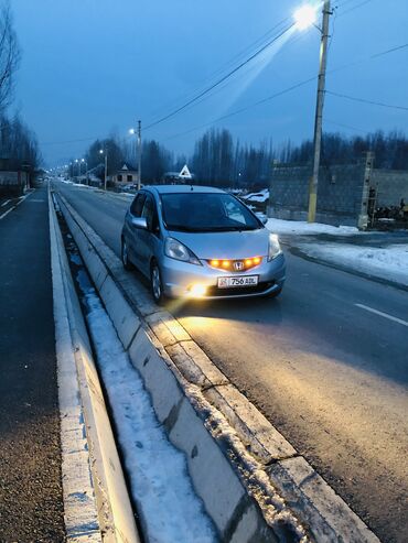 свик машина: Honda Jazz: 2010 г., 1.3 л, Механика, Бензин, Хэтчбэк