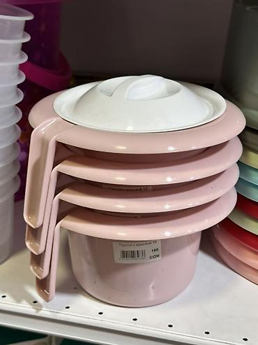 4 pot: Пластиковый горшок с крышкой. - Материал: легкий пластик. - Цвет — 1