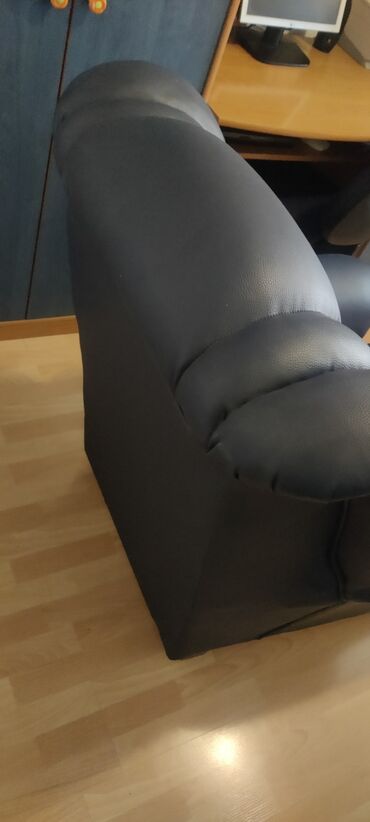 Ostali nameštaj: Na prodaju trosed i dve fotelje, teget boja, trosed je na razvlacenje — 12