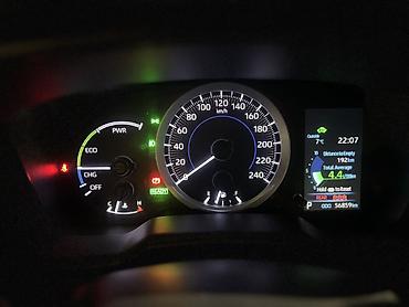 avalon 2017: Toyota Corolla: 2020 г., 1.8 л, Вариатор, Гибрид, Седан — 10