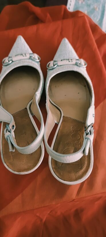 Salonke: Salonke, Dior, 37.5 — 4