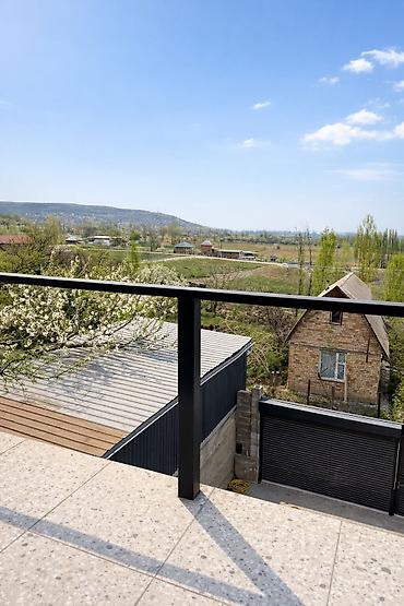 Продажа коттеджей и домов: Продаю дом 1,5 этажа 0 этаж: Прихожая (холодный тамбур) 1 этаж — 12