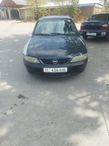 Opel: Opel Vectra: 1998 г., 1.6 л, Механика, Бензин, Седан