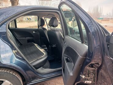 Ford: Ford Mondeo: 2003 г., 1.8 л, Механика, Бензин, Седан — 12