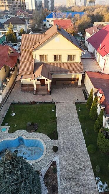 Продажа коттеджей и домов: 🏡Продается 3х этажный ДОМ 🏰 на первой линии улицы Ахунбаева/Тыналиева — 1