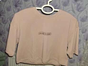 biserli koynekler: Qadın qısa kəsimli köynək (crop top) - Rəng: açıq bej/qəhvəyi ton -