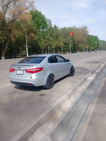 Kia: Kia Rio: 2015 г., 1.6 л, Механика, Бензин, Седан