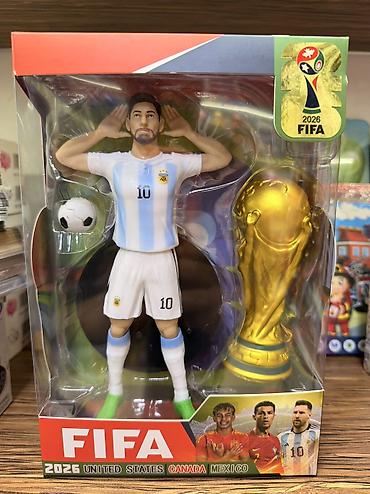 oyuncaq kukla: ⚽️FIFA mövzulu kolleksiya fiquru – oyunçusu ilə set. ✔️Rəsmi FIFA — 5
