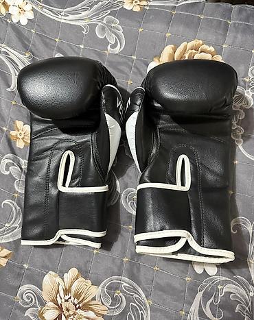 Əlcəklər: MMA və boks üçün əlcək dəsti - 2 cüt: MMA yarımbarmaq əlcəkləri və — 5