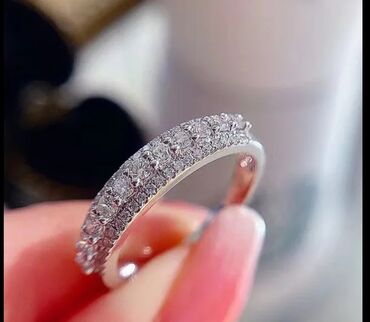 privezak srebro: Predivan prsten prepun cirkona vel 17