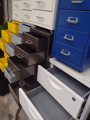 Ostali alati i mašine: Metalni fiokar/ ormarići sa fiokama - Dimenzije visina 66,5 cm — 2