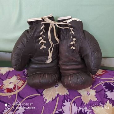 ������ ������������ �������������������� в Кыргызстан | Перчатки: Продается боксёрская перчатка ( кожаная) б/у Состояние отличное