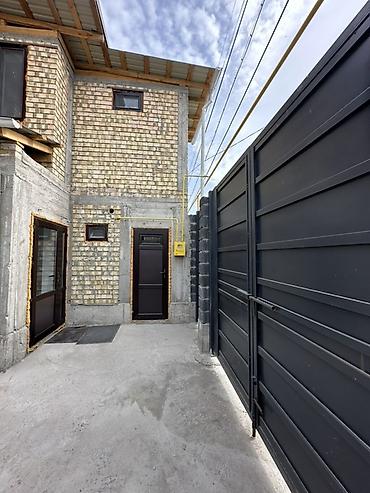 Продажа коттеджей и домов: Срочно срочно 🔥🔥🔥 Продаю дом г. Бишкек. Район верхний Токольдош, ул — 2