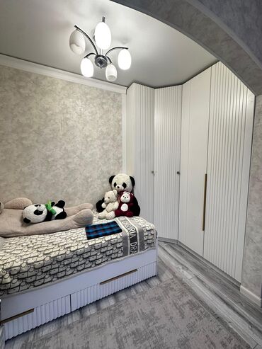 продается цокольное помещение алматинка магистраль: 4 комнаты, 105 м², 106 серия улучшенная, Евроремонт