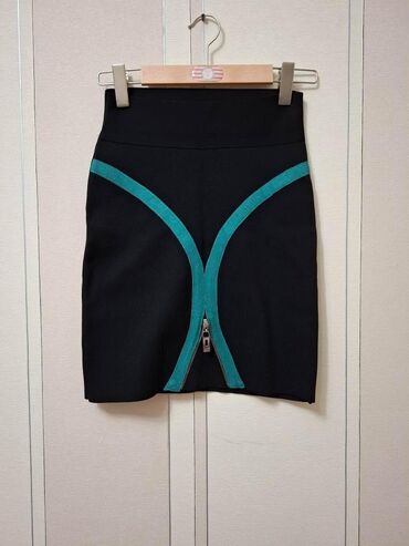 Ətəklər: Yeni kimi yubkalar hər biri 5 manat.S-M L razmer.Əla — 8