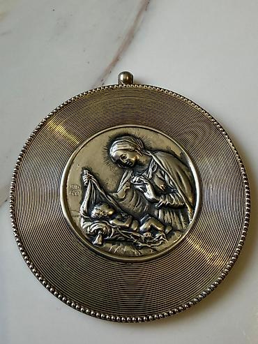 Italijanski vintage medaljon Bogorodica sa Isusom – srebro 800 Prelep — 1