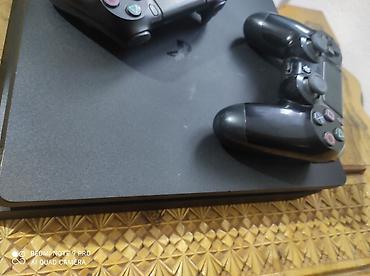 Sony PlayStation: PlayStation 4 Slim (PS4) — игровая консоль от Sony с двумя — 4