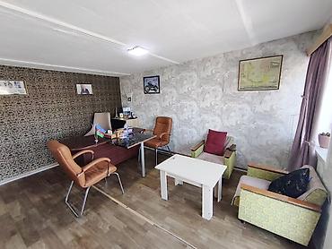islenmis kreslo: Böyük ofis masası, 3 Kreslo ilə Bir TV altlığı ( gəmi satılmır) 1 — 4