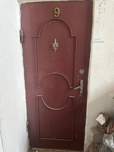 Giriş qapıları: Demir qapi 200/85sm
200azn
Ecemi m 3376 leli