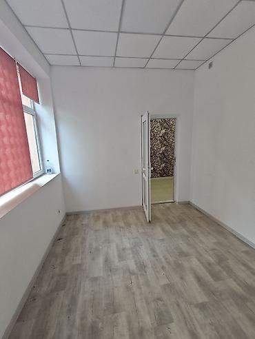 Аренда магазинов: Сдаю Помещение целиком: Косметика, парфюмерия, 80 м², В жилом комплексе — 12